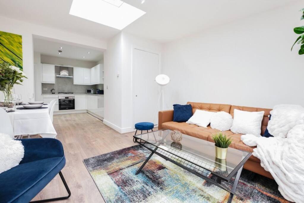 Newly Renovated Modern 4 Bed 3 Bath Apartment לונדון מראה חיצוני תמונה